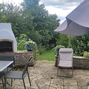  Hébergement de vacances L'orchidee France